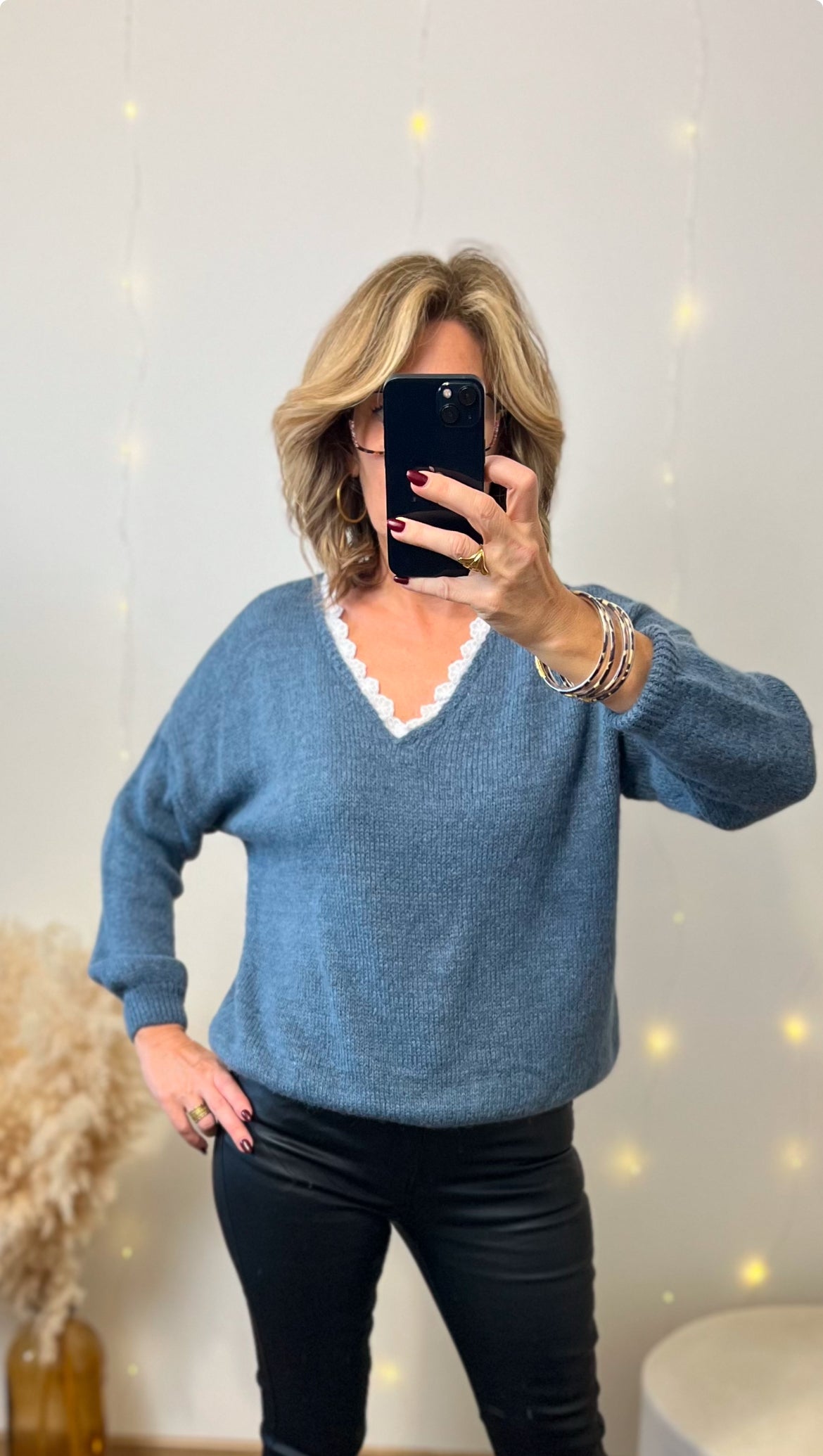 Pull dentelle bleu jean