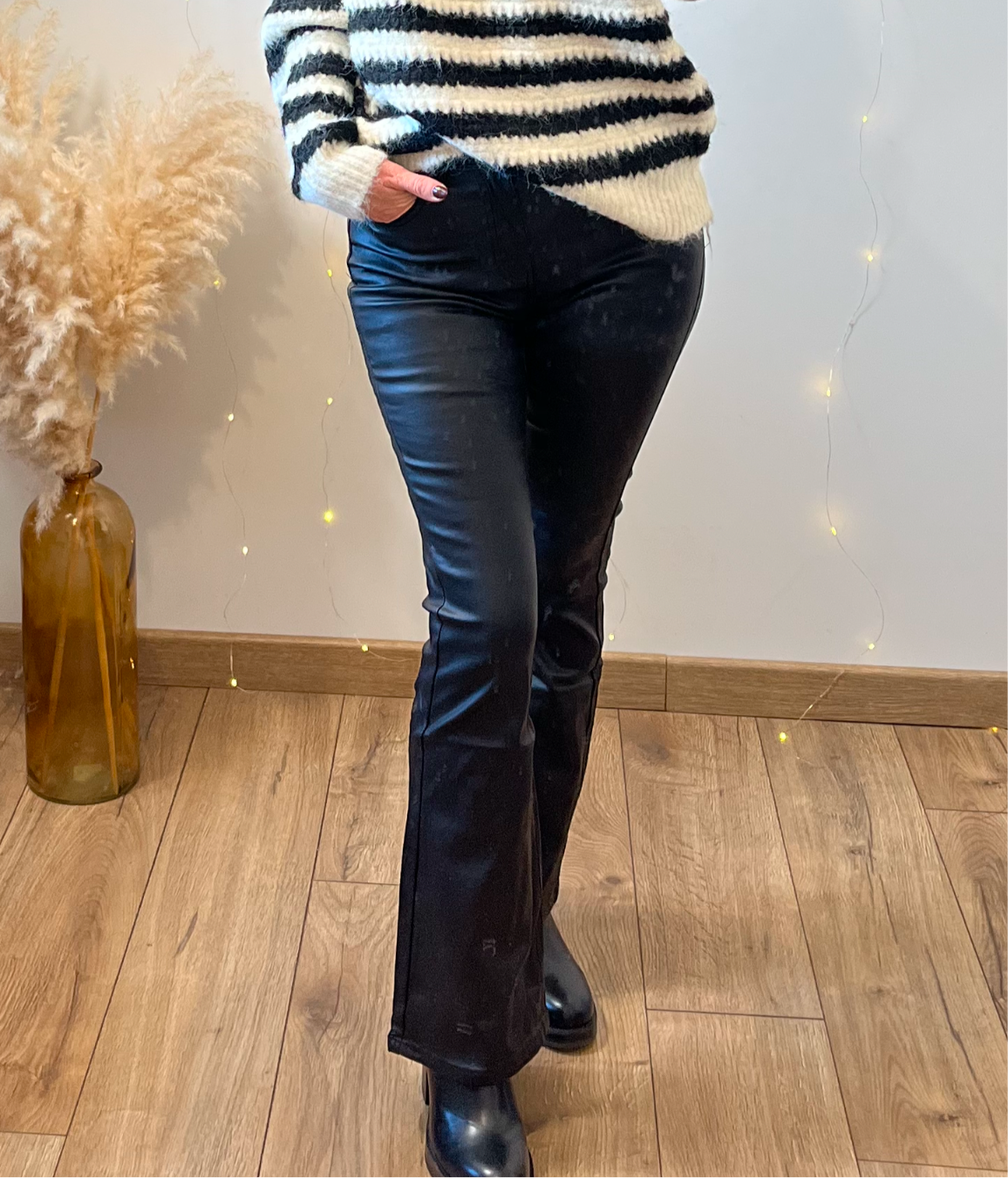 Pantalon noir simili huilé