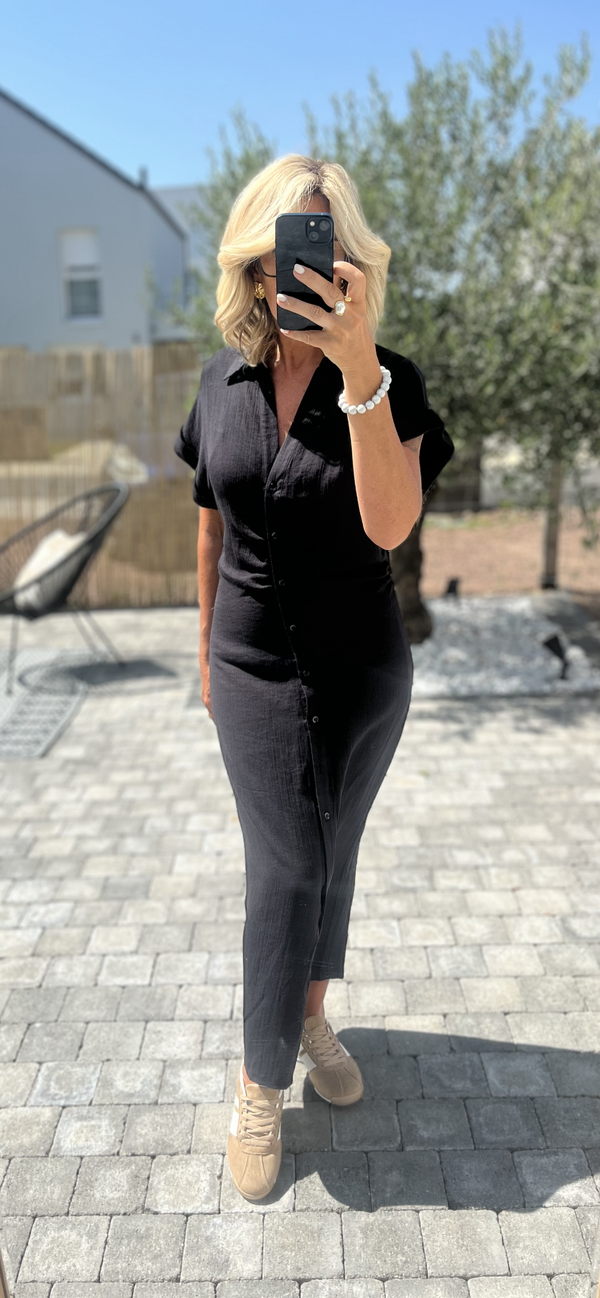 Robe black